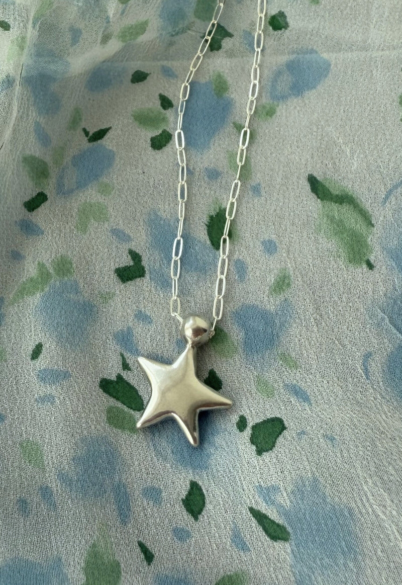 Circle Star Necklace in Silver